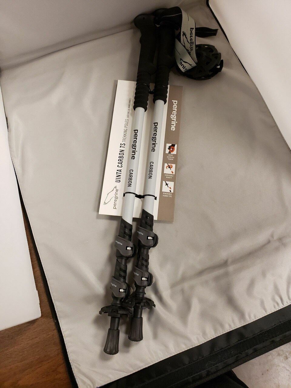 Peregrine Uinta Carbon Telescopic Trekking Poles 1-Pair w/Ergo Grip & Baskets