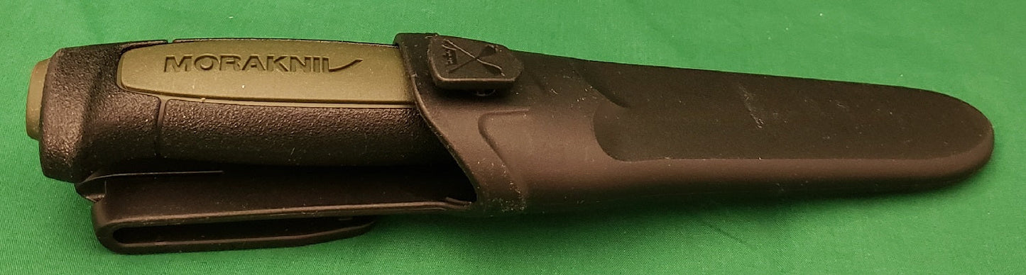 Morakniv Basic 511 3.6'' Carbon Steel Blade Green / Black Knife w/Sheath M-13249 image 1